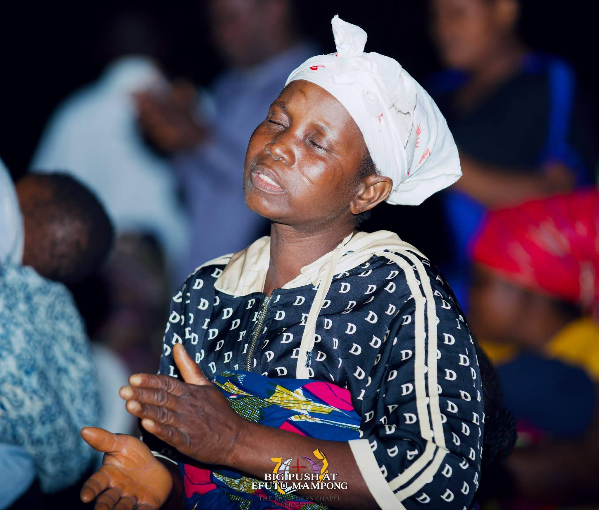 THE HEAVENS CAME DOWN, SOULS WERE WON, THERE WAS AN OUTPOURING OF THE HOLY SPIRIT.THE BIG PUSH SOUL WINNING CRUSADE AT EFUTU MAMPONG DAY 1 WAS FULL OF GOD’S GLORY .   THE BIG PUSH MINI CRUSADE. ITS A MOVEMENT TO SAVE SOULS AND IGNITE REVIVAL. WE ARE CALLING ON SPONSORS  AND PARTNERS TO HELP US TAKE