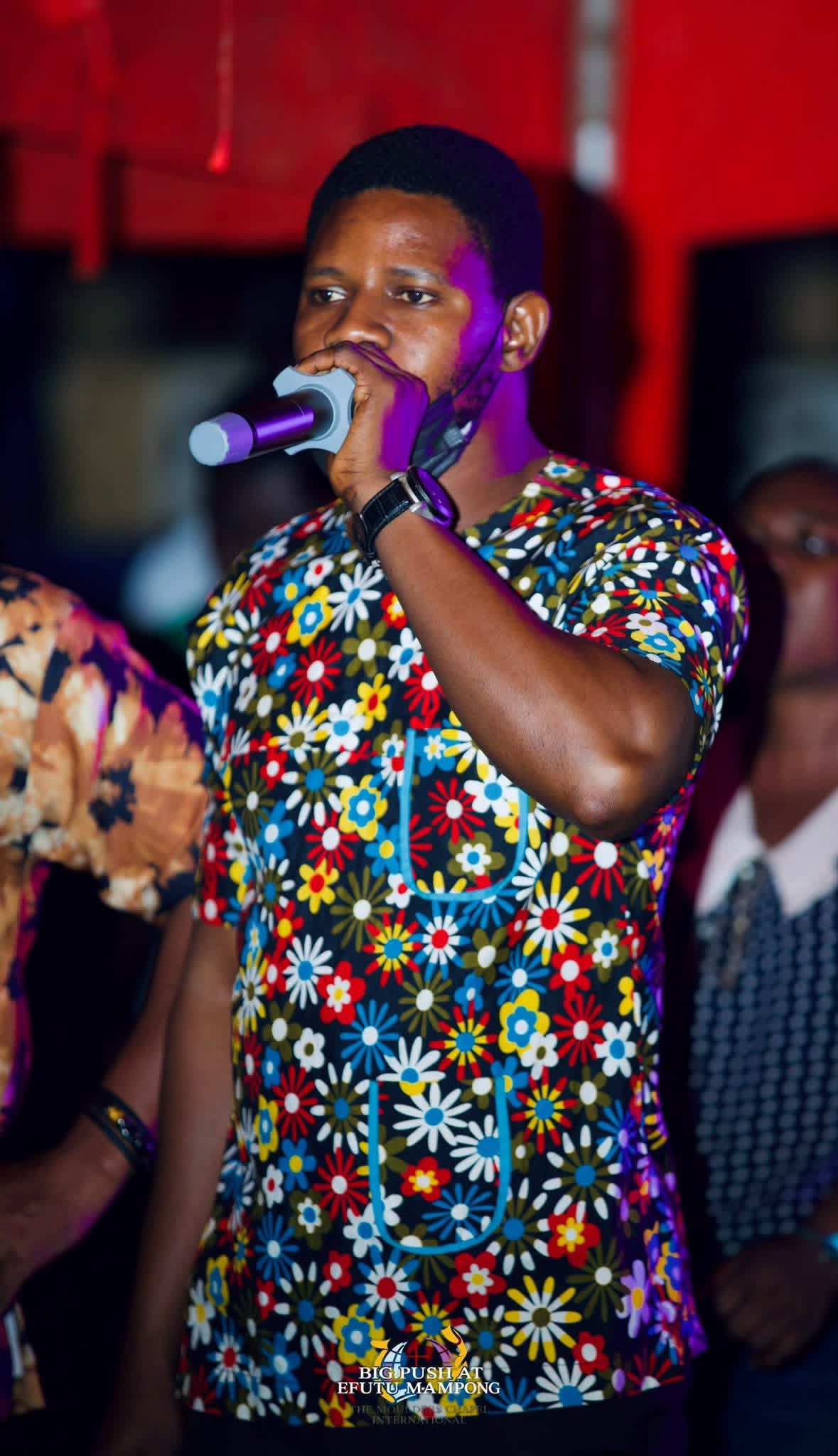THE HEAVENS CAME DOWN, SOULS WERE WON, THERE WAS AN OUTPOURING OF THE HOLY SPIRIT.THE BIG PUSH SOUL WINNING CRUSADE AT EFUTU MAMPONG DAY 1 WAS FULL OF GOD’S GLORY .   THE BIG PUSH MINI CRUSADE. ITS A MOVEMENT TO SAVE SOULS AND IGNITE REVIVAL. WE ARE CALLING ON SPONSORS  AND PARTNERS TO HELP US TAKE