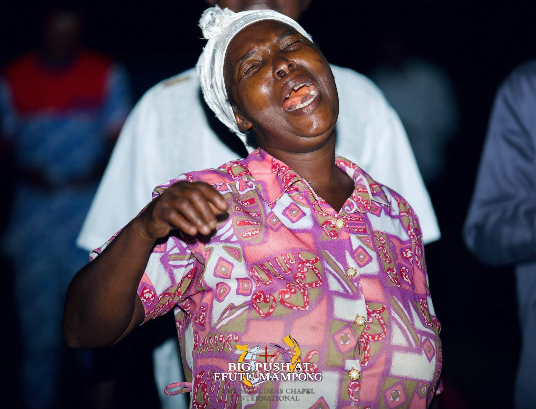 THE HEAVENS CAME DOWN, SOULS WERE WON, THERE WAS AN OUTPOURING OF THE HOLY SPIRIT.THE BIG PUSH SOUL WINNING CRUSADE AT EFUTU MAMPONG DAY 2 WAS FULL OF GOD’S GLORY .   THE BIG PUSH MINI CRUSADE. ITS A MOVEMENT TO SAVE SOULS AND IGNITE REVIVAL. WE ARE CALLING ON SPONSORS  AND PARTNERS TO HELP US TAKE